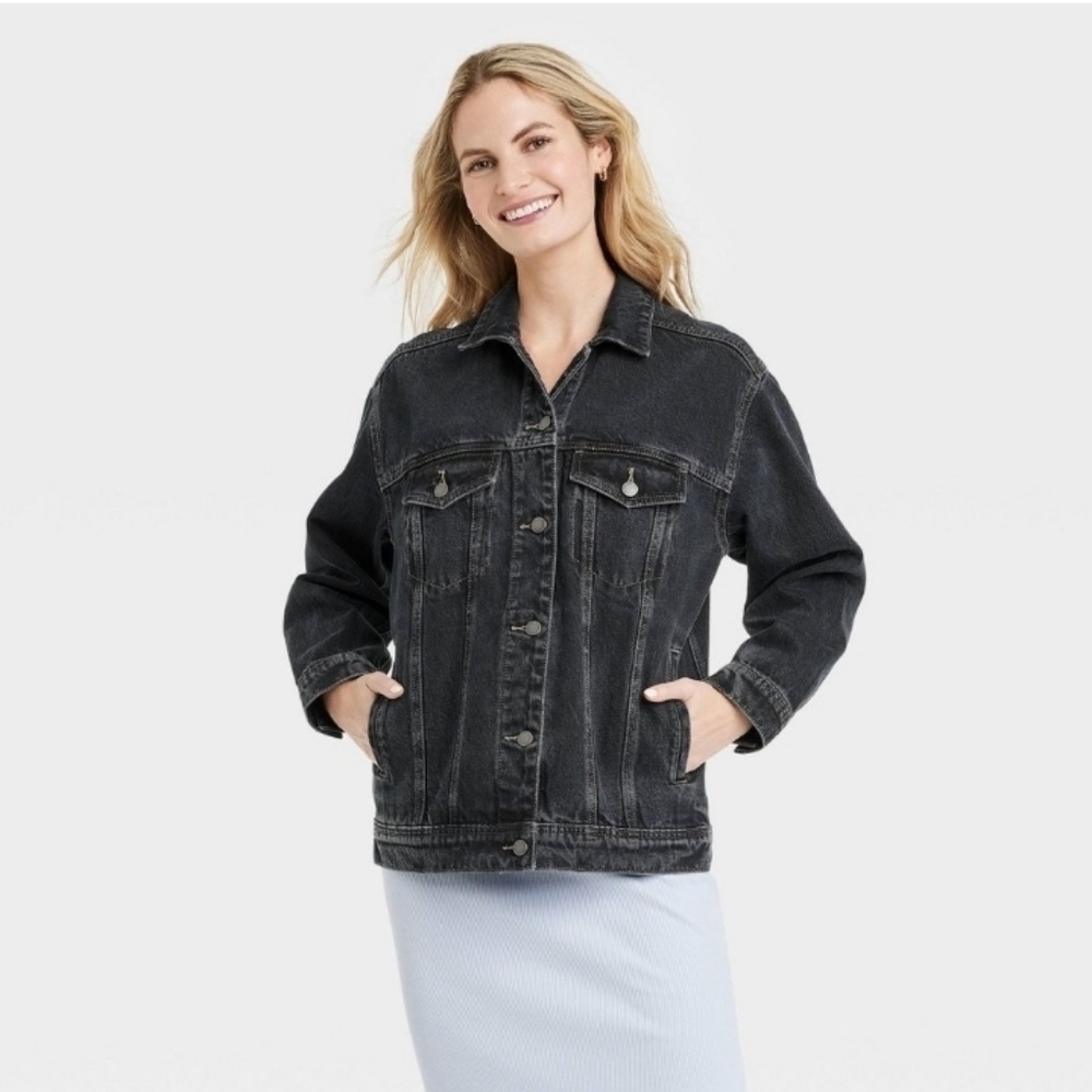 Universal Thread Women's 90's Baggy Trucker Jacket Midweight Denim Relaxed Fit